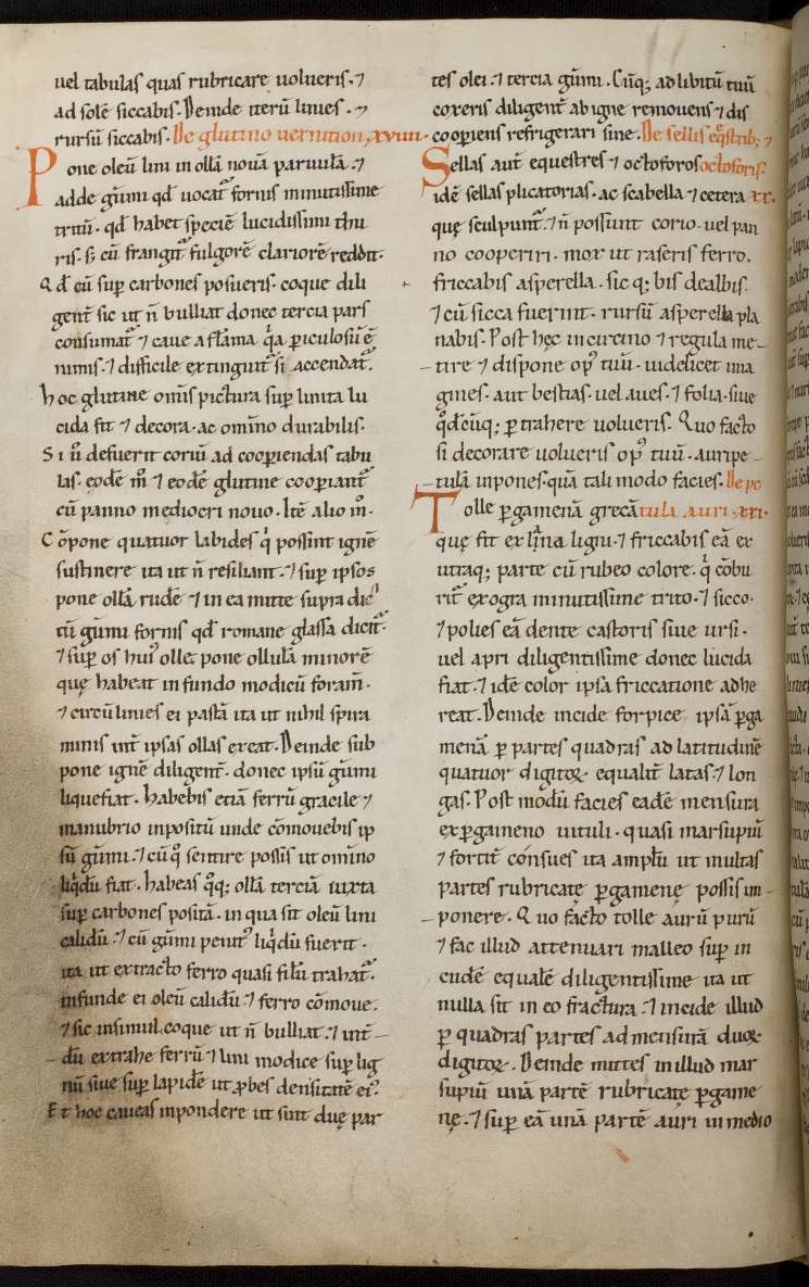 A manuscript page in two columns with red chapter headings, from the Wolfenbüttel copy of Theophilus's book.